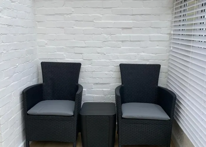 Iris Home In Southsea Free Street Parking And Pets Welcome